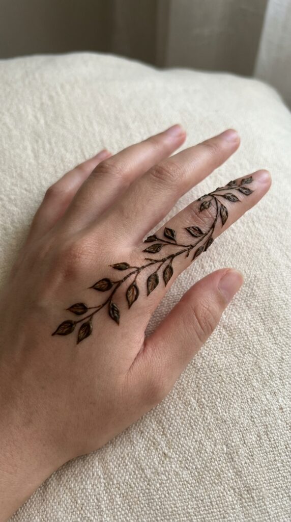 Leafy Trail Mehndi